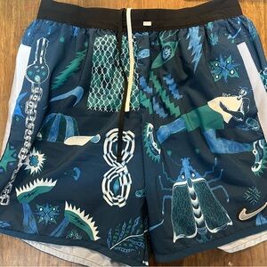 Nike Men's Blue Graphic Shorts